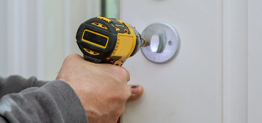 Street Locksmith For Smart Lock Repair in Oakdale, CA